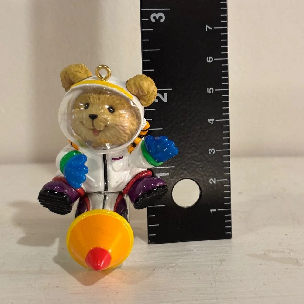 Carlton Cards Heirloom Ornament 2000 Astronaut Bear Rocket Time Capsule CXOR-304